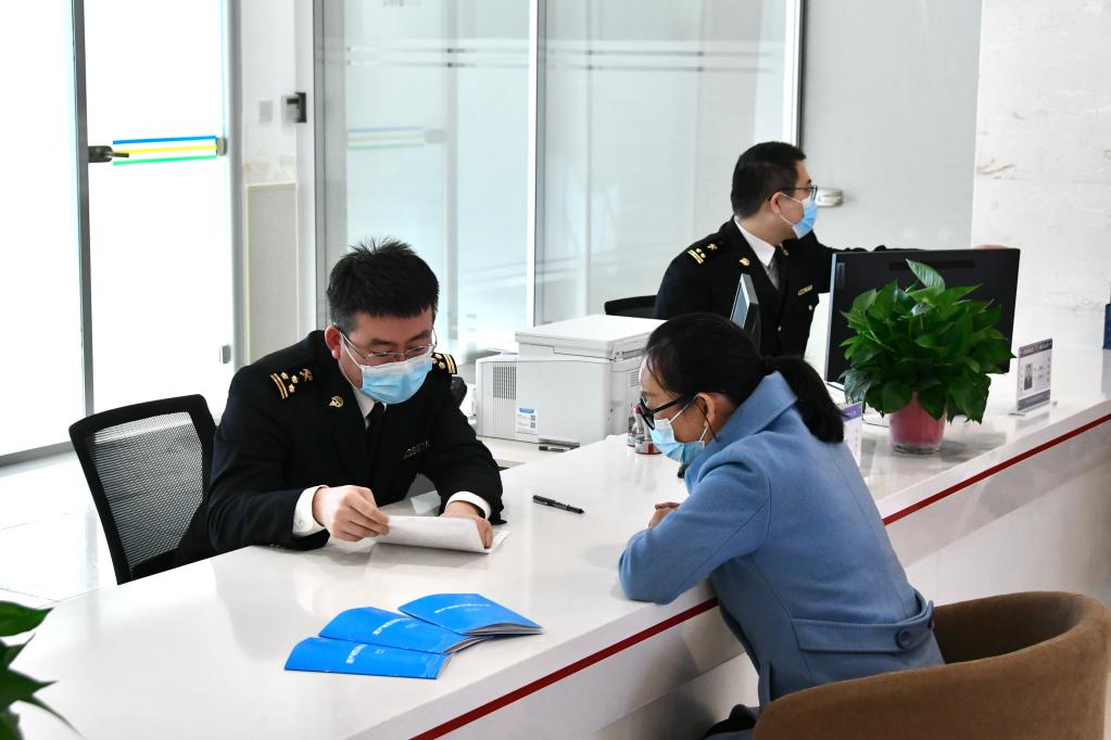 上合示范区 为出口上合组织国家产品打造‘经济护照’，建立经贸咨询新高地